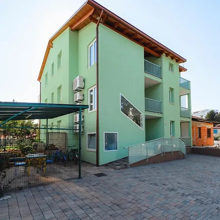Andrea House With Guest house *