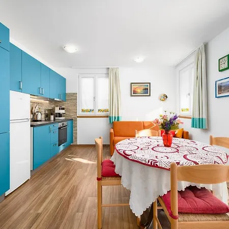 Andrea House With Umag