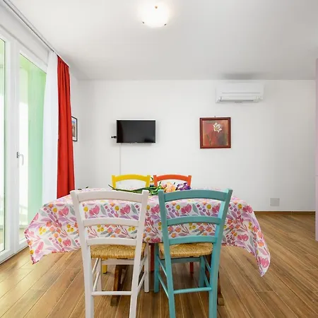 Andrea House With 4*