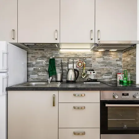 Andrea House With 4*