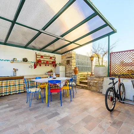 Andrea House With بيت ضيافة 4*