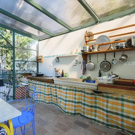 Andrea House With بيت ضيافة أوماغ